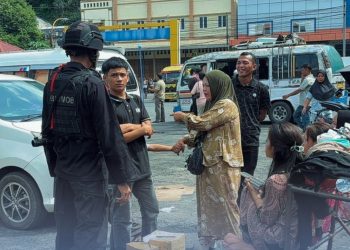 Sigap dan Humanis, Brimob Sumut Kawal Arus Mudik di Pelabuhan dan Terminal Sibolga
