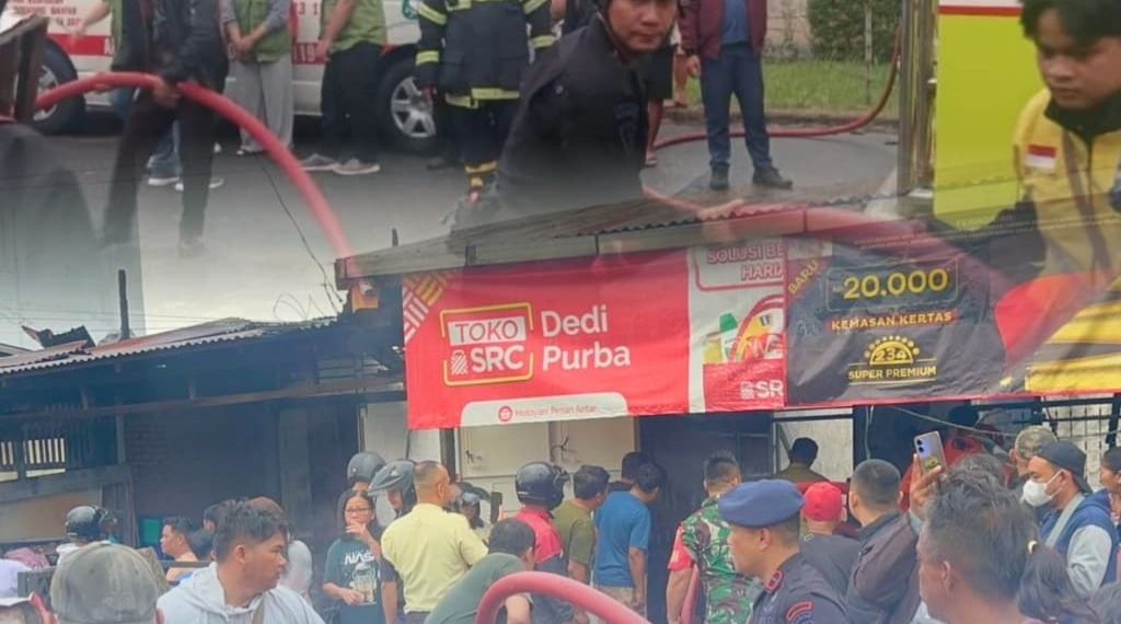 Gerak Cepat Brimob Polda Sumut Bantu Padamkan Kebakaran di Pematangsiantar