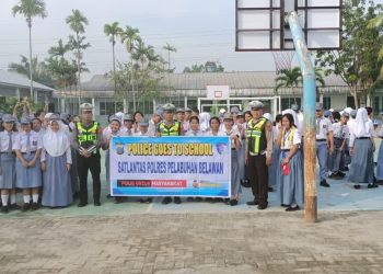 Sat Lantas Polres Pelabuhan Belawan Gelar Police Goes To School di SMA Negeri 9 Medan
