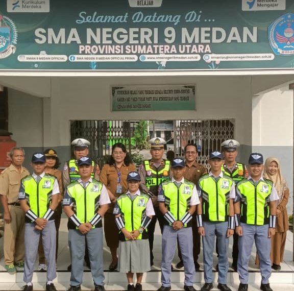 Sat Lantas Polres Pelabuhan Belawan Latih PKS di SMA Negeri 9 Medan