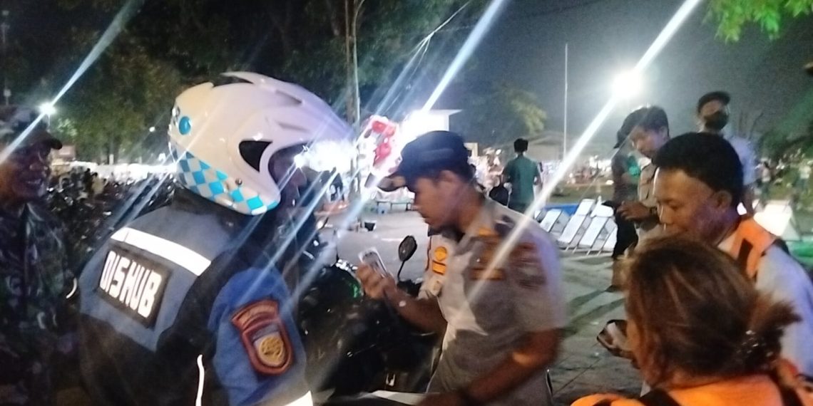 Pendataan Parkir Liar di Lapangan Taman Merdeka Binjai, Petugas Gabungan Tertibkan Juru Parkir Tanpa KTA