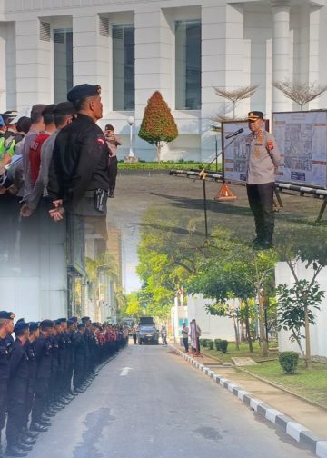 Brimob Polda Sumut Tampil Humanis dan Profesional, Kawal Penyampaian Aspirasi di Kantor Gubernur dengan Aman dan Kondusif