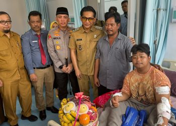 KAPOLRES BINJAI JENGUK KORBAN BEGAL PELAJAR PASTIKAN PENDAMPINGAN DAN PENANGANAN MAKSIMAL