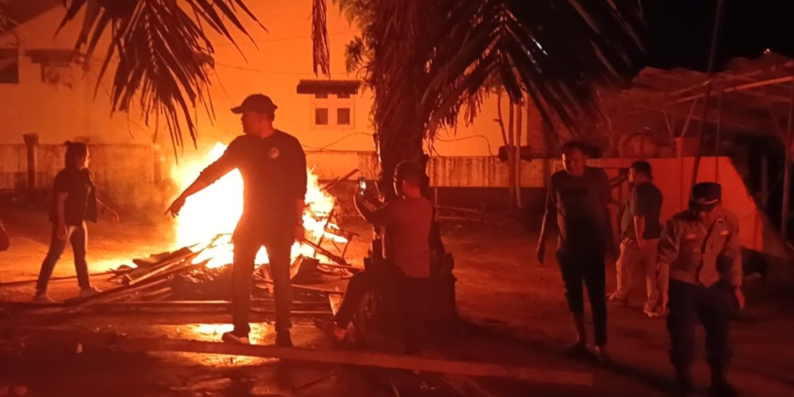 Warga dan Lurah Aek Kanopan Timur Apresiasi Polda Sumut Gerebek dan Bakar Barak Narkoba
