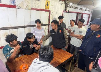 Personel Gabungan Polres Karo Sigap Redam Tawuran Antar Pemuda di Kineppen