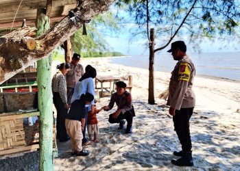 Patroli Humanis Polri Hadirkan Rasa Aman di Objek Wisata Pantai Teluk Mengkudu
