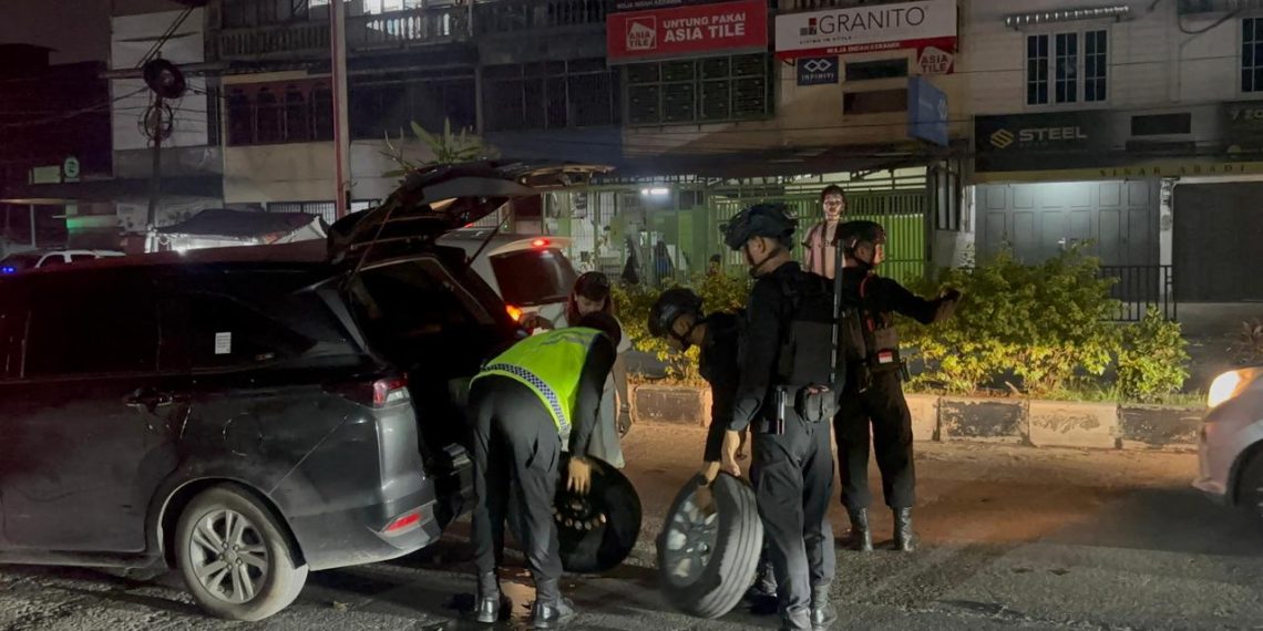 Di Tengah Blackout Sumatera, Brimob Sumut Tetap Siaga Jaga Kota Medan