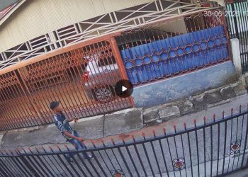 Modus Menyamar Jadi Tamu Pesta, Pria Terekam CCTV Diduga Gelapkan Motor Milik Operator Musik di Medan