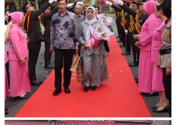 Polres Binjai Lepas Personil Yang Purnabakti Dengan Tradisi Kepolisian