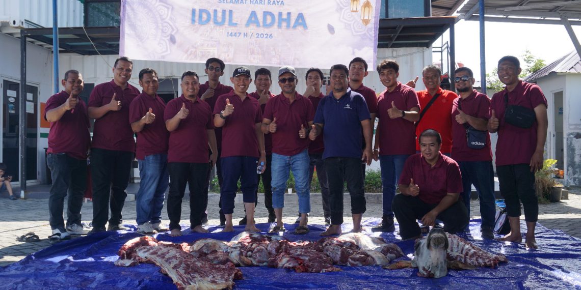 BNCT Salurkan Delapan Sapi dan Tiga Kambing Kurban untuk Masyarakat Sekitar Pelabuhan Belawan