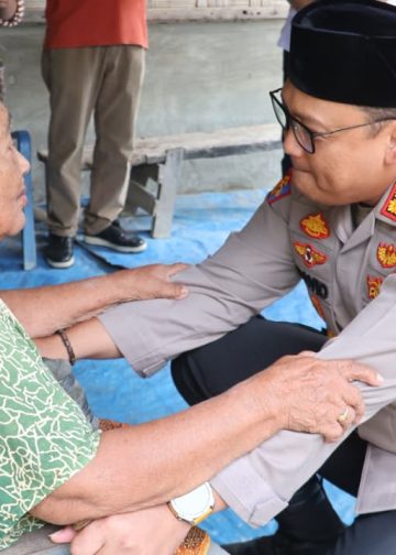 Kapolres Langkat Tunjukkan Kepedulian terhadap Lansia di Secanggang, Humanisme Polri Hadir di Tengah Masyarakat