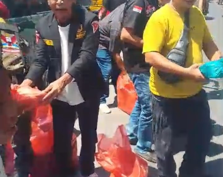 Jumat Berkah, DPC GRIB JAYA Kota Medan dan PAC GRIB JAYA Medan Denai Bagikan 700 Nasi Kotak kepada Panti Asuhan, Sopir Angkot, dan Masyarakat