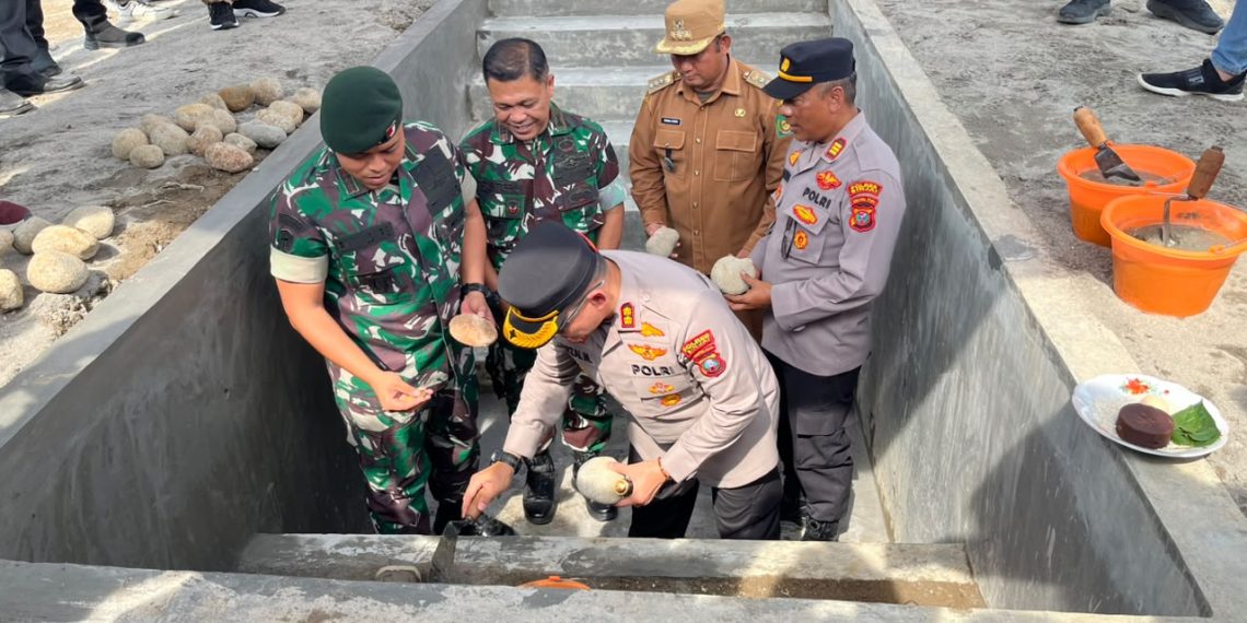 KAPOLRES BINJAI HADIRI PELETAKAN BATU PERTAMA PEMBANGUNAN PT NATURAL TIRTA SEGAR DI LANGKAT