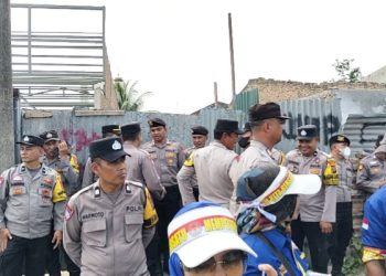 POLRES PELABUHAN BELAWAN LAKUKAN PENGAMANAN AKSI UNJUK RASA LSM GUSSUR DI LABUHAN DELI