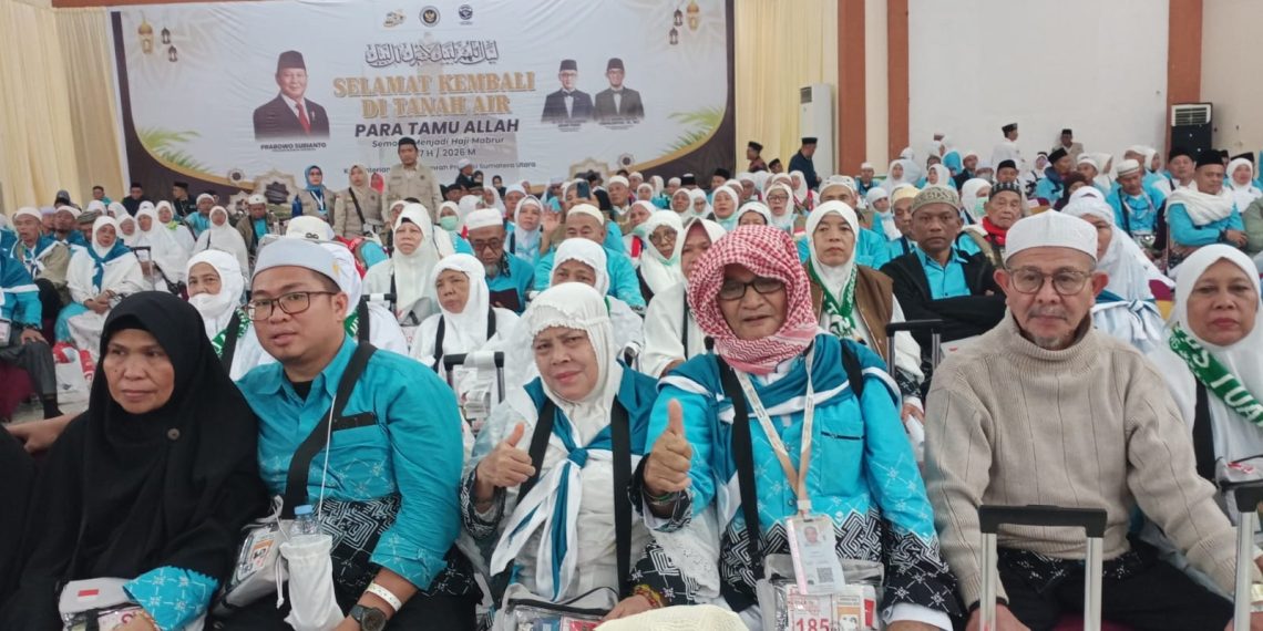360 Jemaah Kloter 10 Debarkasi Medan Pulang dari Tanah Suci, Kakanwil Tegaskan Haji Mabrur Bukan Sekadar Gelar, Namun Harus Dijaga Sepanjang Hayat