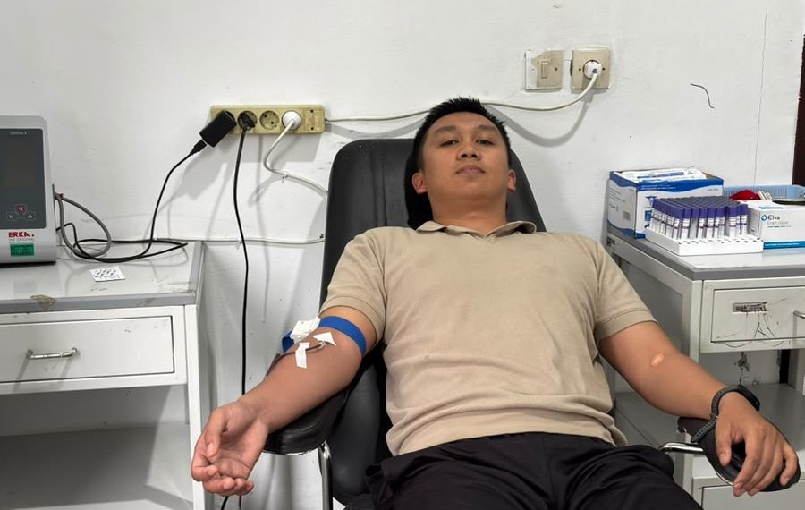 Masyarakat Butuh Darah Polres Pakpak Bharat Gercep Donorkan Darahnya.