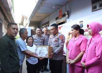 Polres Sibolga Pererat Silaturahmi dengan Purnawirawan dan Warakawuri Melalui Anjangsana dalam Rangka Hari Bhayangkara ke 80