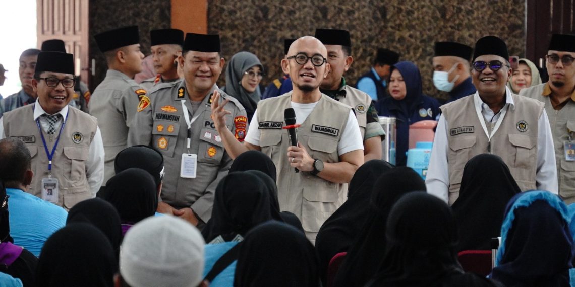 Wamen Haji Sambut Langsung Kloter 16 Debarkasi Medan, Tekankan Haji Mabrur sebagai Oleh-Oleh Terbaik dari Tanah Suci