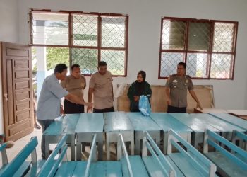 Usai Resmikan Fasilitas, Bhayangkari Sumut Salurkan 140 Set Meja dan Kursi untuk SD Terpencil di Karo