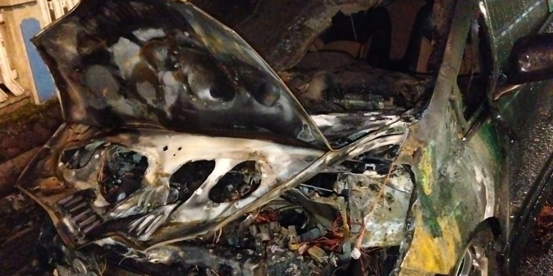 Mobil Baru Sebulan Dikredit Hangus Terbakar di Jalan Guru Patimpus, Diduga Berawal dari Percikan Api di Ruang Mesin