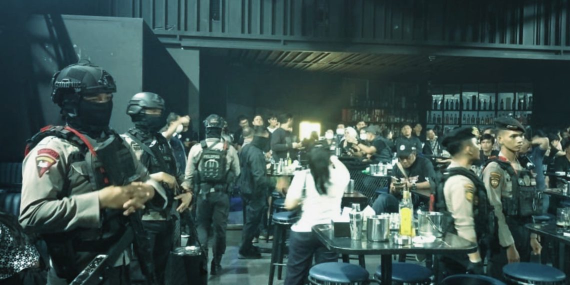 Sinergi Brimob Sumut dan BNNP Sumut Perangi Narkoba, Dua Pengunjung Tempat Hiburan Malam Terindikasi Positif