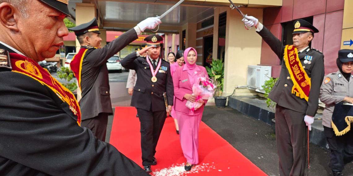 Polres Sibolga Lepas AKP (Purn) Suyatno, Akhiri Masa Pengabdian dengan Tradisi Kehormatan