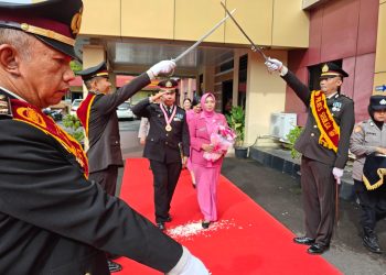 Polres Sibolga Lepas AKP (Purn) Suyatno, Akhiri Masa Pengabdian dengan Tradisi Kehormatan
