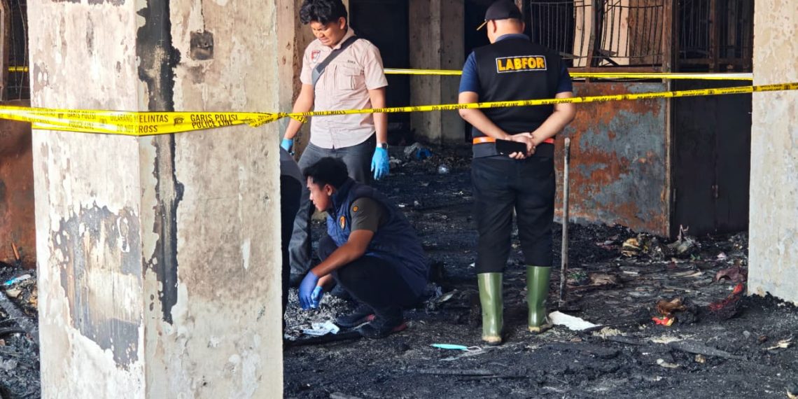 Polres Sibolga Gandeng Tim Labfor Polda Sumut Lakukan Olah TKP Lanjutan Kebakaran Pasar Nauli