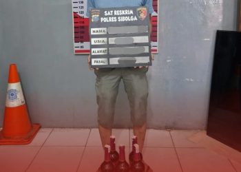 Polres Sibolga Tindak Penjualan Miras Tanpa Izin, Puluhan Botol Diamankan