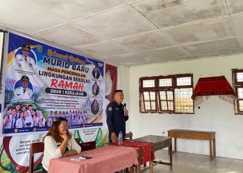 Si Humas Polres Pakpak Bharat Ajak Pelajar Kelas XII SMA Negeri 1 Kerajaan Cegah Ujaran Kebencian Dan Berita Hoax.