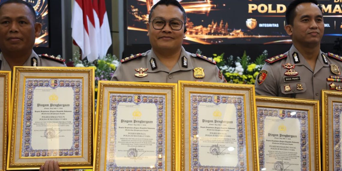 Kapolres Sibolga AKBP Eddy Inganta Terima Dua Penghargaan Kapolri, Polres Sibolga Raih Predikat WBK dan Pelayanan Prima
