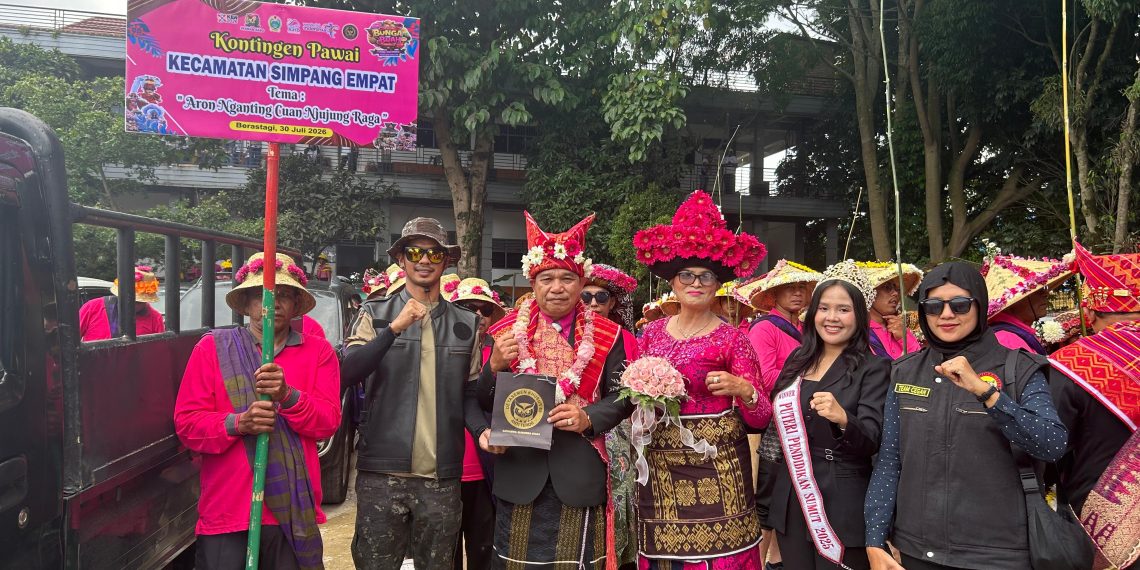 Tim Cegah Satgaswil Sumut Densus 88 AT Polri Berkontribusi Bagikan Brosur Anti IRET dan NVE Pada Acara Festival Bunga Dan Buah Kabupaten Karo Tahun 2026.