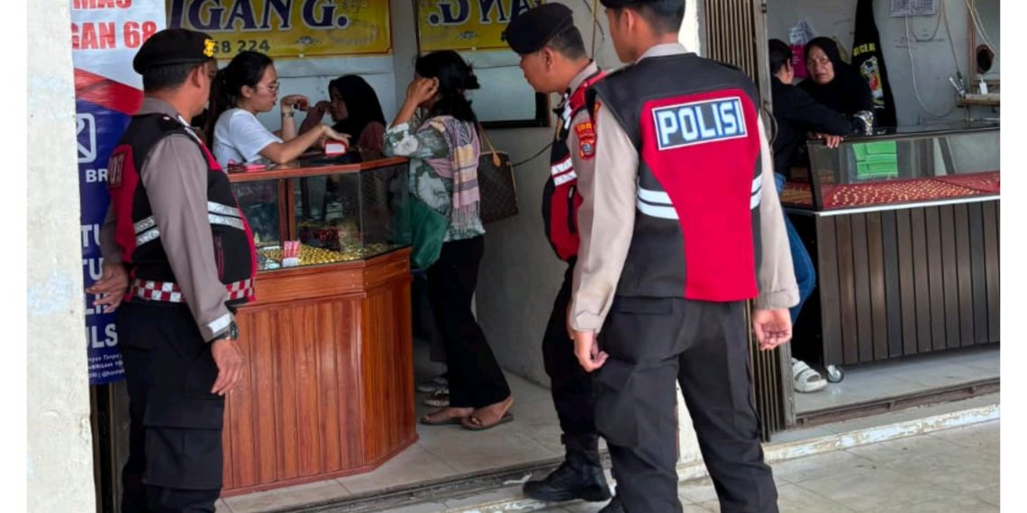 Berintegritas Dan Humanis Sat Samapta Polres Pakpak Bharat Laksanakan Patroli Di Tengah Aktivitas Masyarakat.