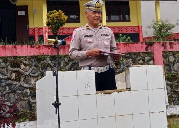Peduli Keselamatan Berkendara Bagi Pelajar SMK Negeri 1 Jehe Kanit Turjawali Sat Lantas Polres Pakpak Bharat Jadi Pembina Upacara.