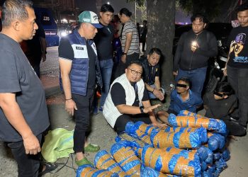Kejar Kejaran Hingga Harus Tabrak Mobil PelakuSatresnarkoba Polrestabes Medan Berhasil Gagalkan Pengiriman 93 Kg Ganja