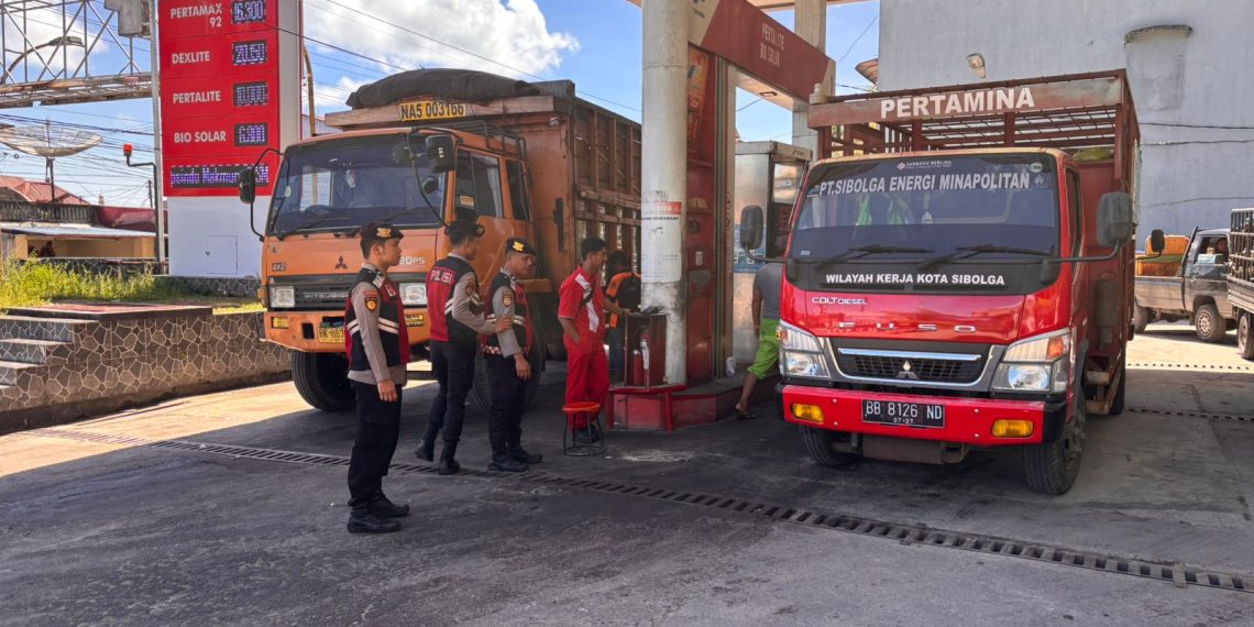 Jaga Kamtibmas, Sat Samapta Polres Sibolga Patroli SPBU Sibolga, Berikan Rasa Aman Kepada Masyarakat dan Pantau Situasi Agar Selalu Kondusif