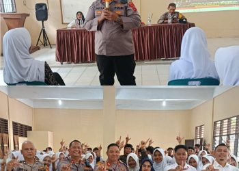 Polri Hadir di Sekolah, Sat Binmas Polres Langkat Edukasi Pelajar Cegah Pergaulan Bebas dan Gangguan Kamtibmas