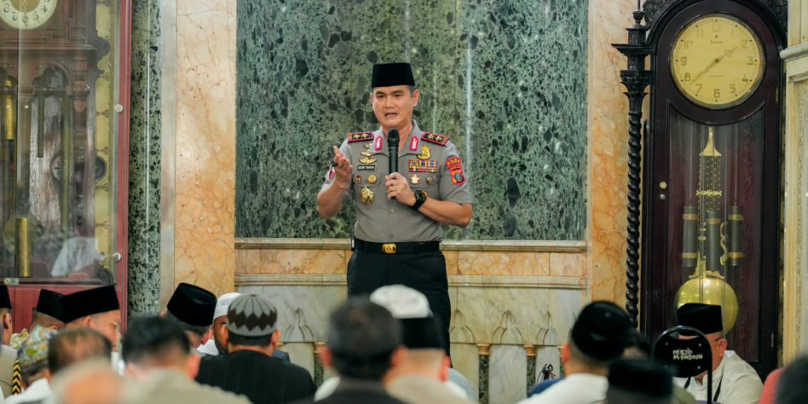 Sholat Jumat di Masjid Raya Al-Mashun, Kapolda Sumut Ajak Masyarakat Perangi Narkoba dan Jaga Kamtibmas