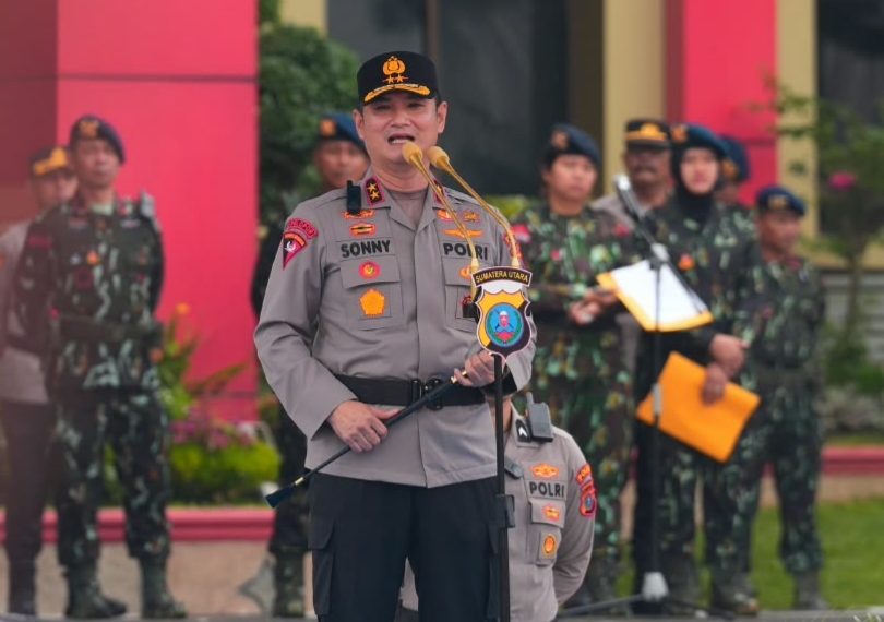 Resmi Pimpin Polda Sumut, Irjen Pol Sonny Irawan Disambut Ulos dan Tarian Tradisional