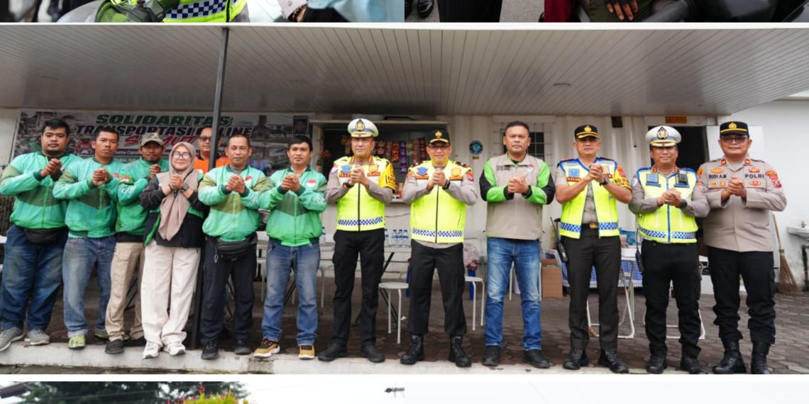 Wakapolda Sumut Turun ke Jalan, Bagikan Helm dan Ajak Warga Tertib Berlalu Lintas